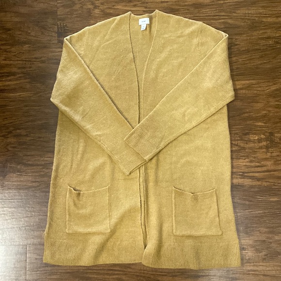 Old Navy Pocketed Cardigan - Picture 2 of 7